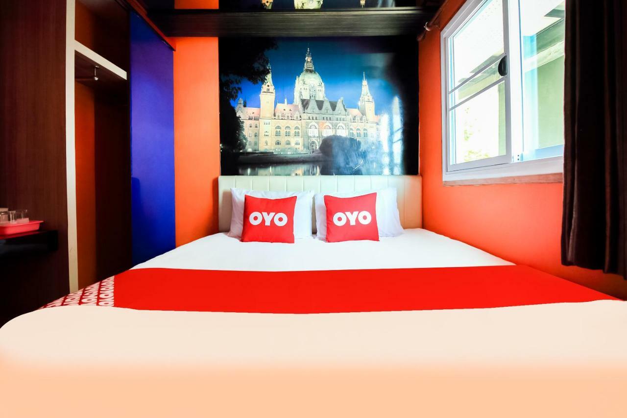 Oyo 271 The Resort Romklao Бангкок Экстерьер фото